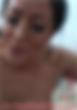 Getyourkneesdirty: Kiara Mia back cover