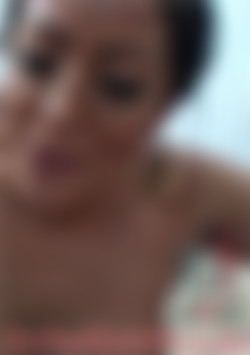 Getyourkneesdirty: Kiara Mia front cover